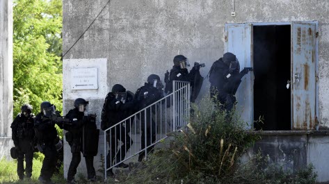 police-nationale-antenne-du-raid-54-recherche-assistance-intervention-progression-d-une-colonn...jpg